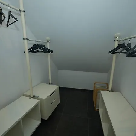 Gemuetliche 3 Zimmerwohnung Mit 2 Einzelbetten, Doppelbett Fuer Monteure Geeignet Apartman *