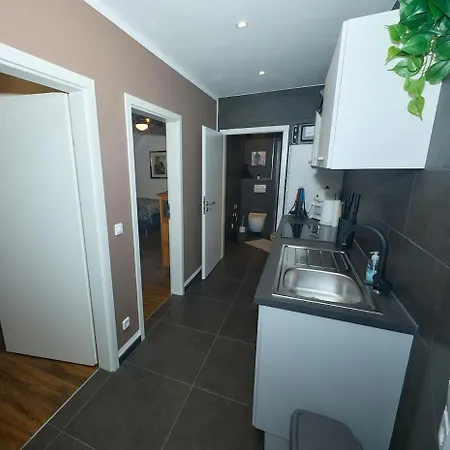 Moderne 3-zimmer-wohnung Fuer Bis Zu 5 Personen, Wlan, Kueche - Ideal Fuer Monteure & Gruppen Apartament