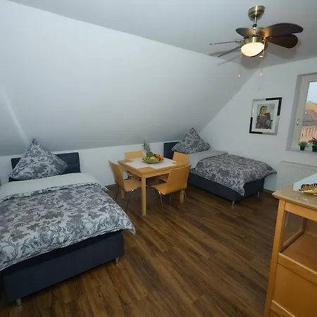 Apartment Moderne 3-zimmer-wohnung Fuer Bis Zu 5 Personen, Wlan, Kueche - Ideal Fuer Monteure & Gruppen