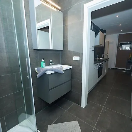 Moderne 3-zimmer-wohnung Fuer Bis Zu 5 Personen, Wlan, Kueche - Ideal Fuer Monteure & Gruppen Apartament