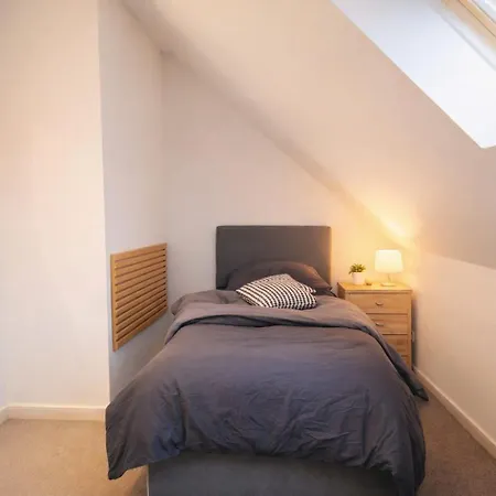 شقة Moderne 3-zimmer-wohnung Fuer Bis Zu 5 Personen, Wlan, Kueche - Ideal Fuer Monteure & Gruppen