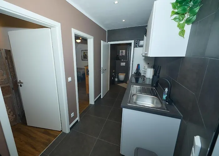 Moderne 3-zimmer-wohnung Fuer Bis Zu 5 Personen, Wlan, Kueche - Ideal Fuer Monteure & Gruppen Apartament