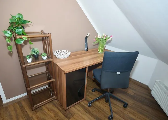 Moderne 3-zimmer-wohnung Fuer Bis Zu 5 Personen, Wlan, Kueche - Ideal Fuer Monteure & Gruppen *